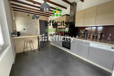 Maison - 240 m² - 7 pièces