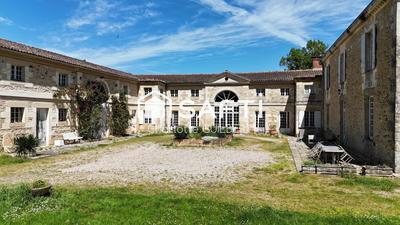 Château - 820 m² - 24 pièces