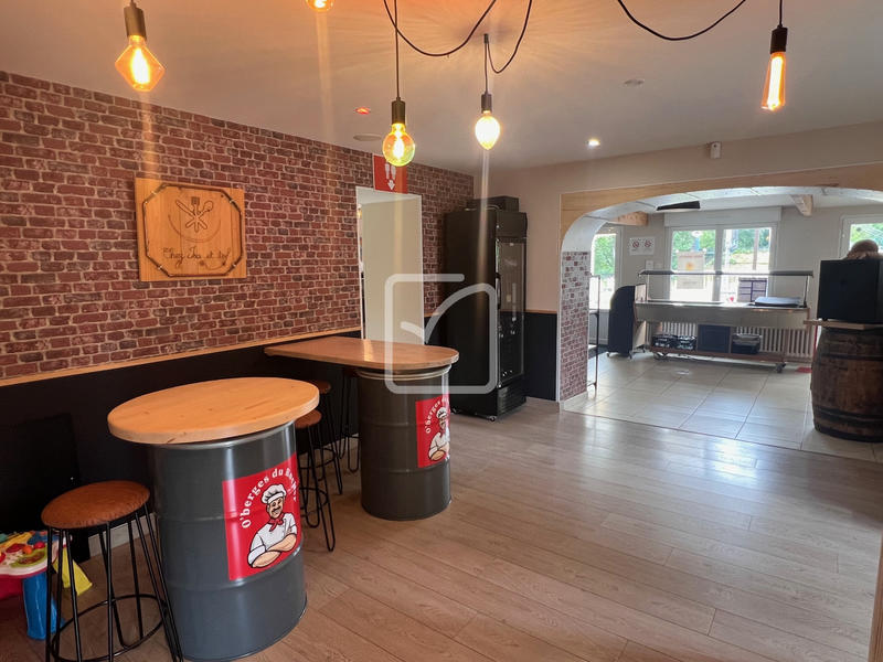 Maison - 418 m² - 20 pièces