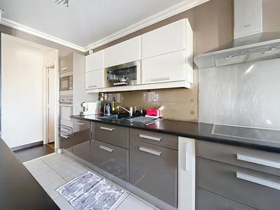 Appartement - 82 m² - 3 pièces