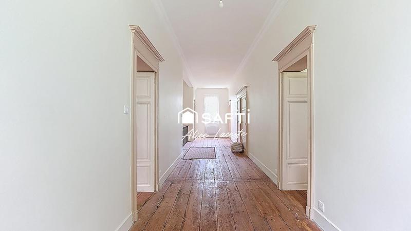 Maison - 245 m² - 7 pièces