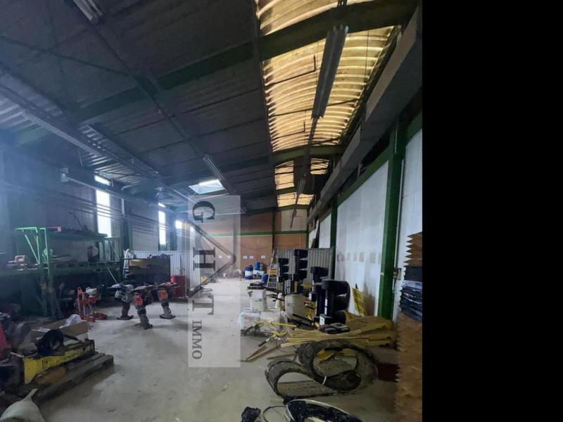 Entrepôt - 3 100 m²