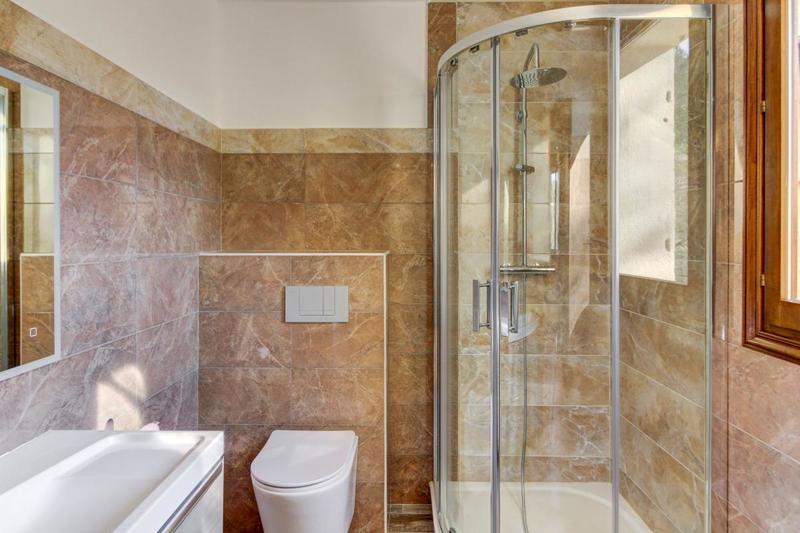 Propriété - 659 m² - 8 pièces