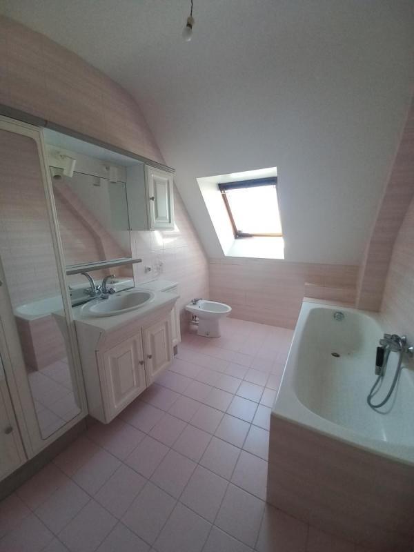 Maison - 241 m² - 10 pièces