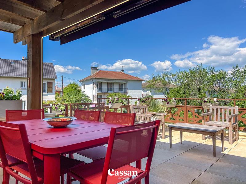 Maison contemporaine - 194 m² - 7 pièces