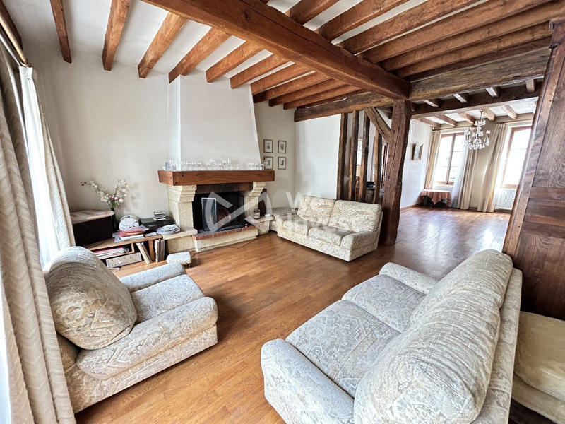 Maison - 210 m² - 8 pièces