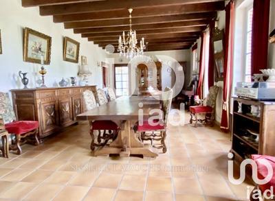 Maison - 307 m² - 8 pièces