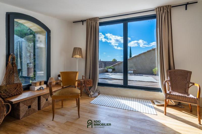 Mas - 300 m² - 10 pièces