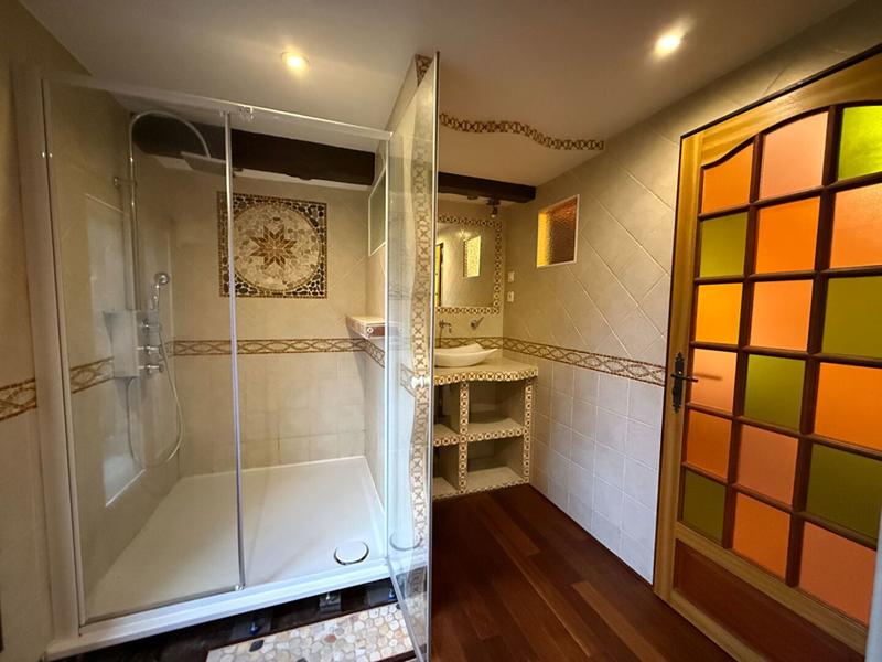 Maison - 313 m² - 14 pièces