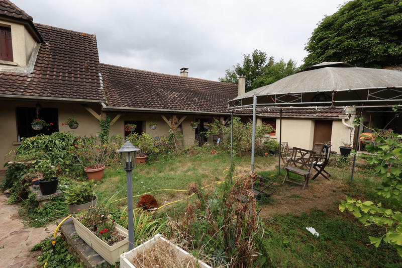 Maison - 230 m² - 7 pièces