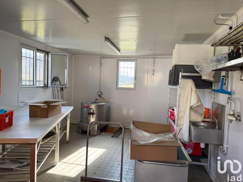 Local commercial - 700 m² - 1 pièce