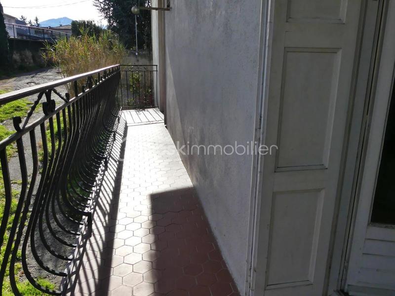 Maison - 210 m² - 9 pièces