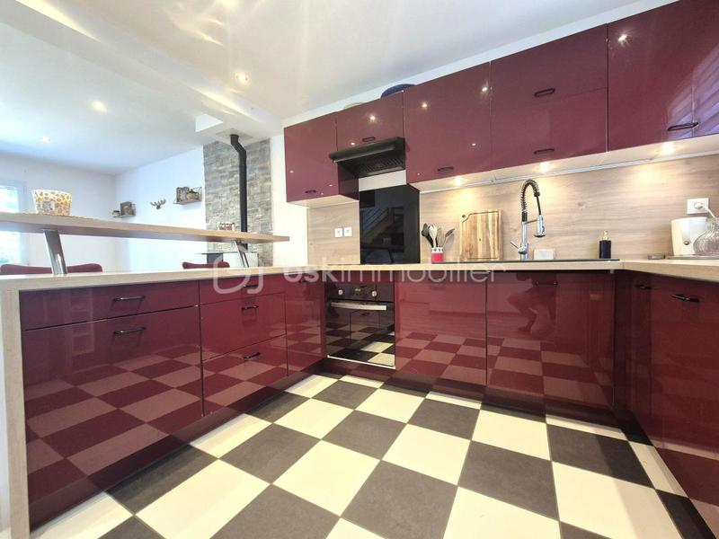 Maison - 90 m² - 4 pièces