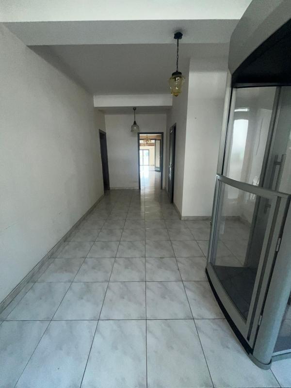 Maison - 237 m² - 7 pièces