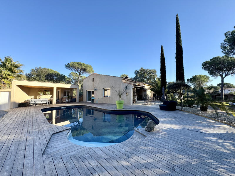 Villa - 243 m² - 7 pièces