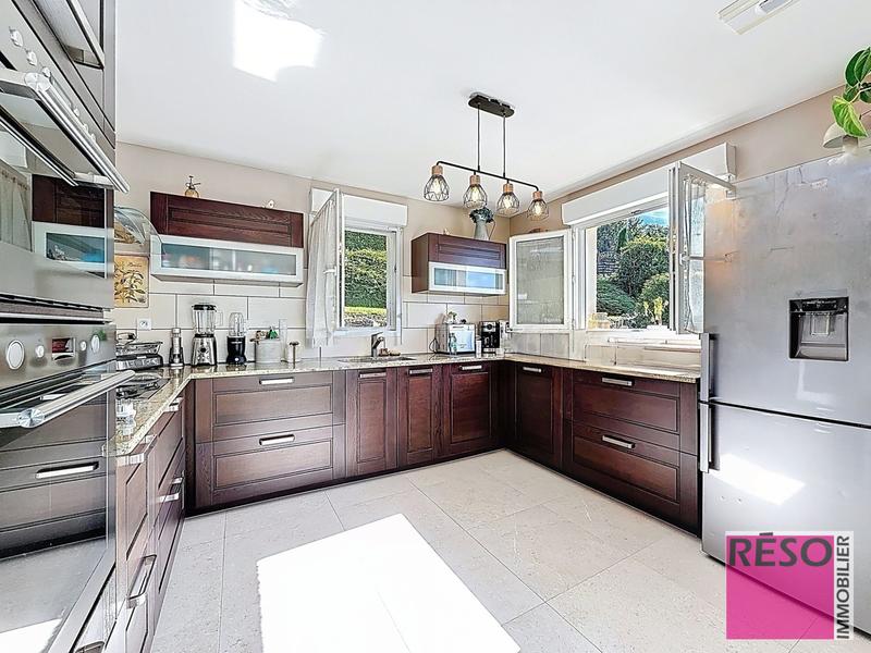 Maison - 140 m² - 5 pièces