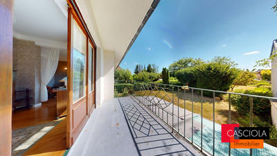 Maison traditionnelle - 104 m² - 5 pièces