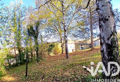 Maison - 300 m² - 11 pièces