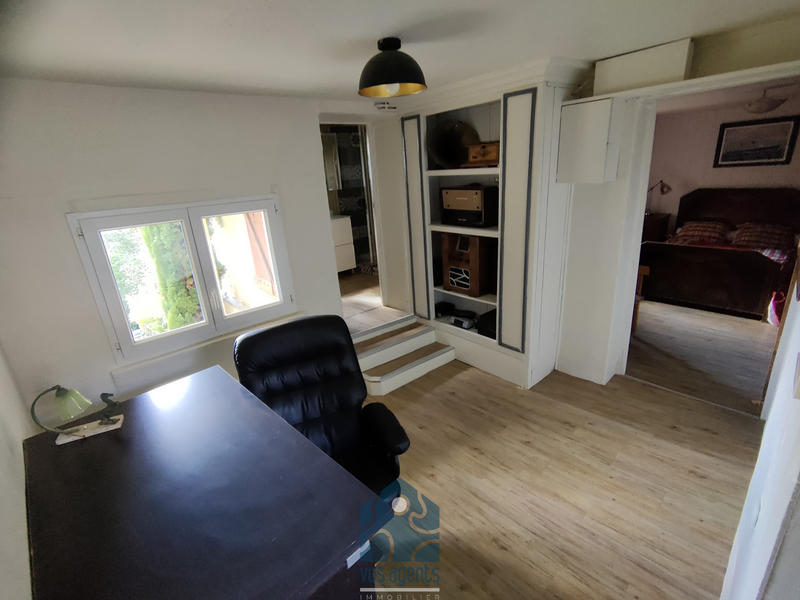 Propriété - 211 m² - 8 pièces