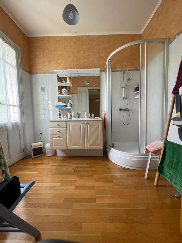 Maison - 180 m² - 8 pièces