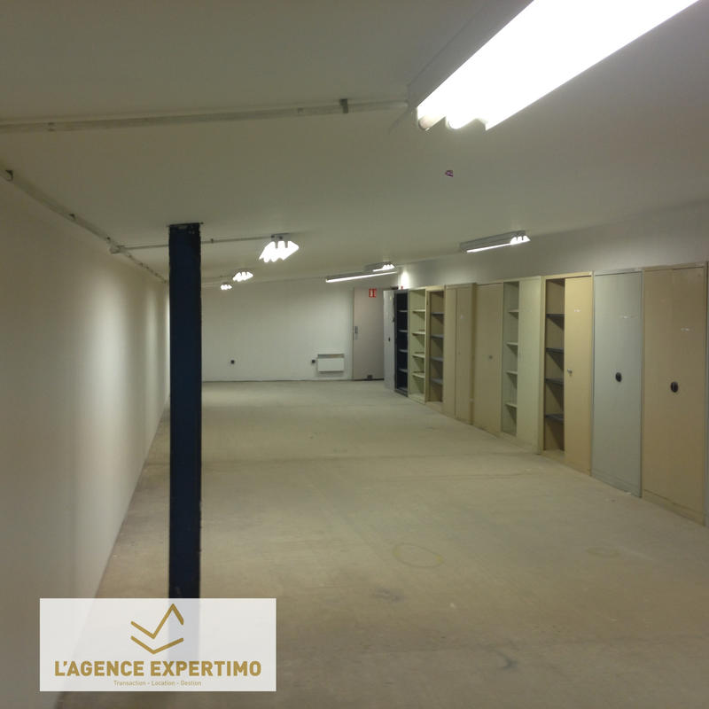 Entrepôt - 1 100 m²