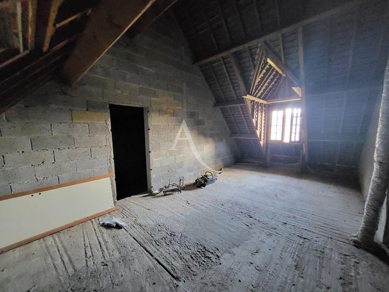 Maison - 85 m² - 5 pièces