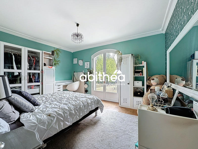 Maison - 164 m² - 9 pièces