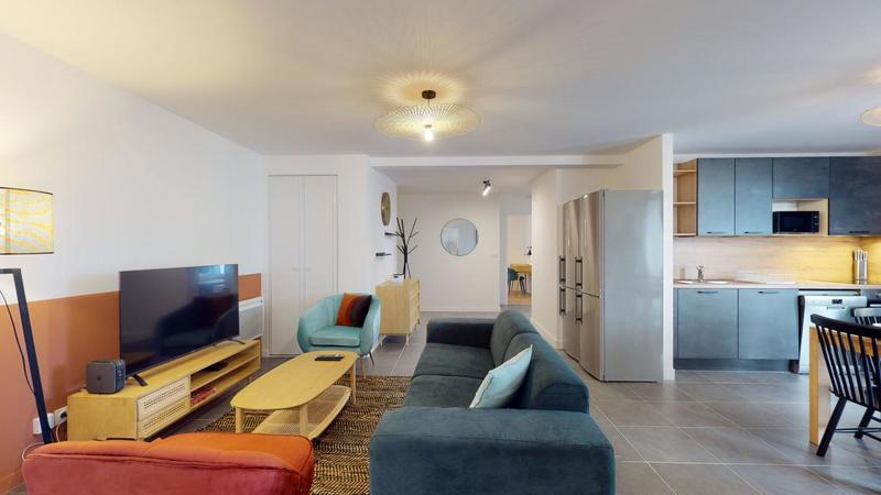 Appartement - 99 m² - 6 pièces