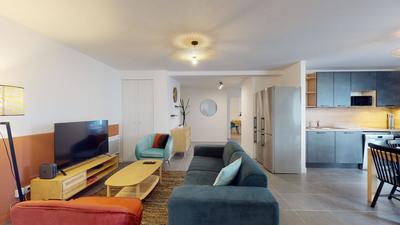 Appartement - 99 m² - 6 pièces