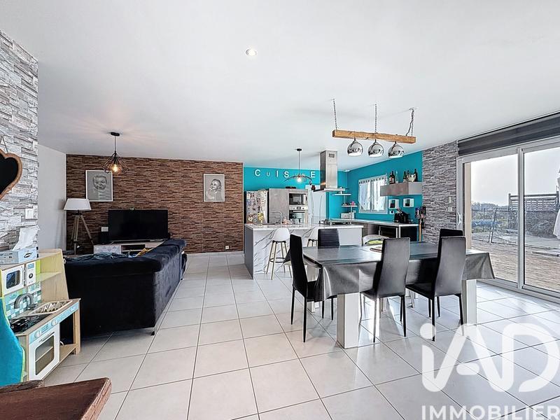 Maison - 98 m² - 4 pièces