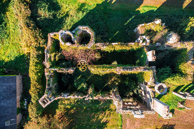 Demeure - 240 m² - 11 pièces