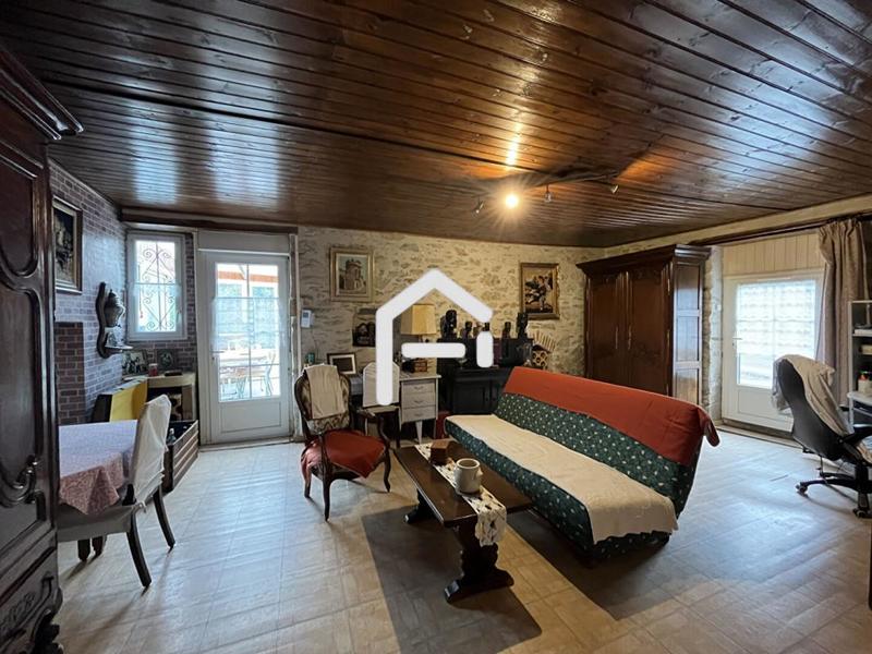 Maison - 90 m² - 5 pièces