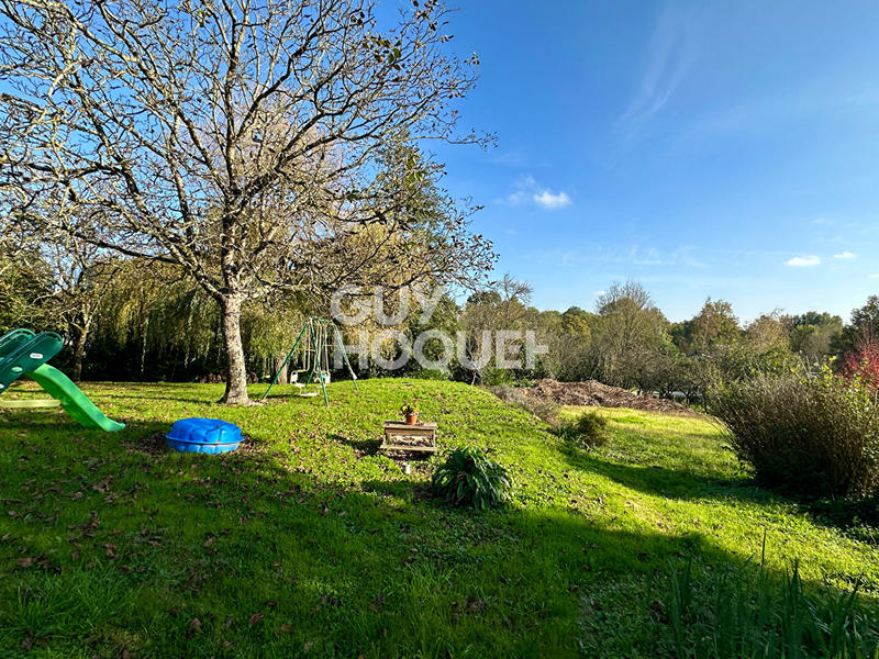 Maison - 171 m² - 9 pièces