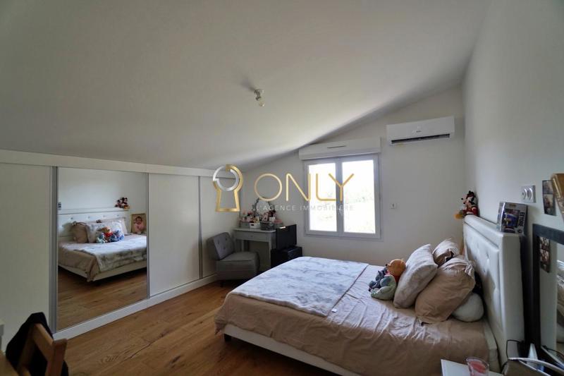 Maison - 226 m² - 6 pièces