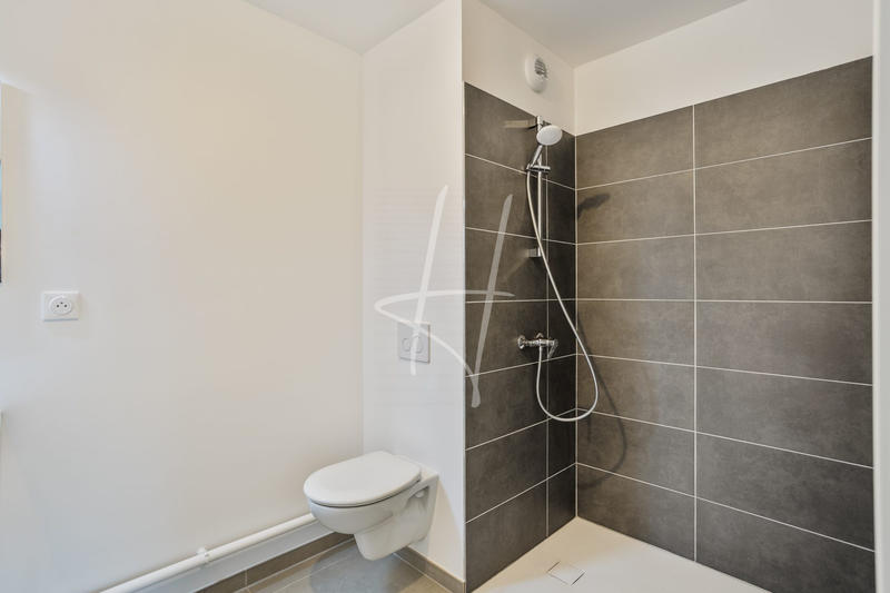 Appartement - 105 m² - 5 pièces