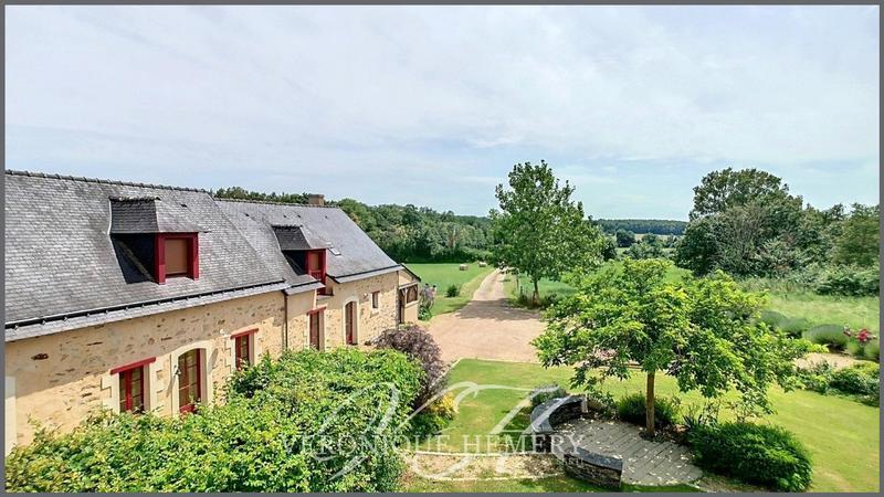 Maison - 450 m² - 14 pièces