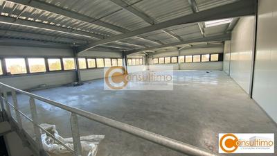 Local d'activité / Entrepôt - 387 m²