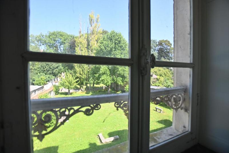 Maison - 262 m² - 9 pièces