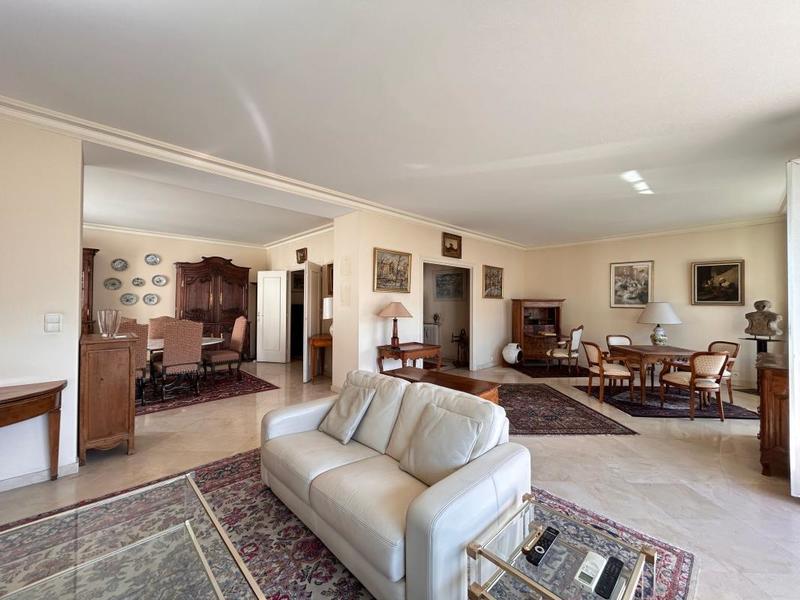 Appartement - 193 m² - 5 pièces