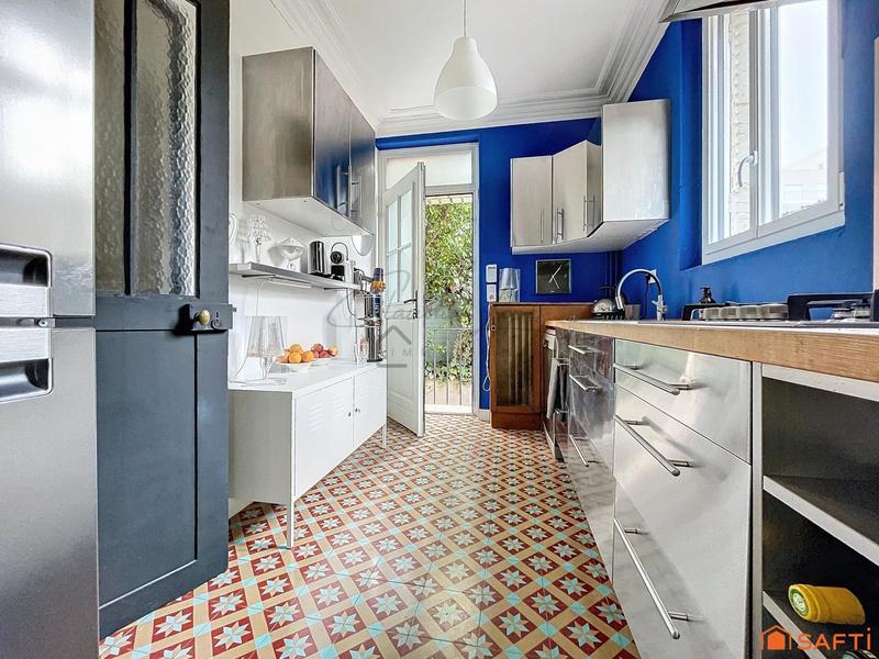 Propriété - 143 m² - 9 pièces