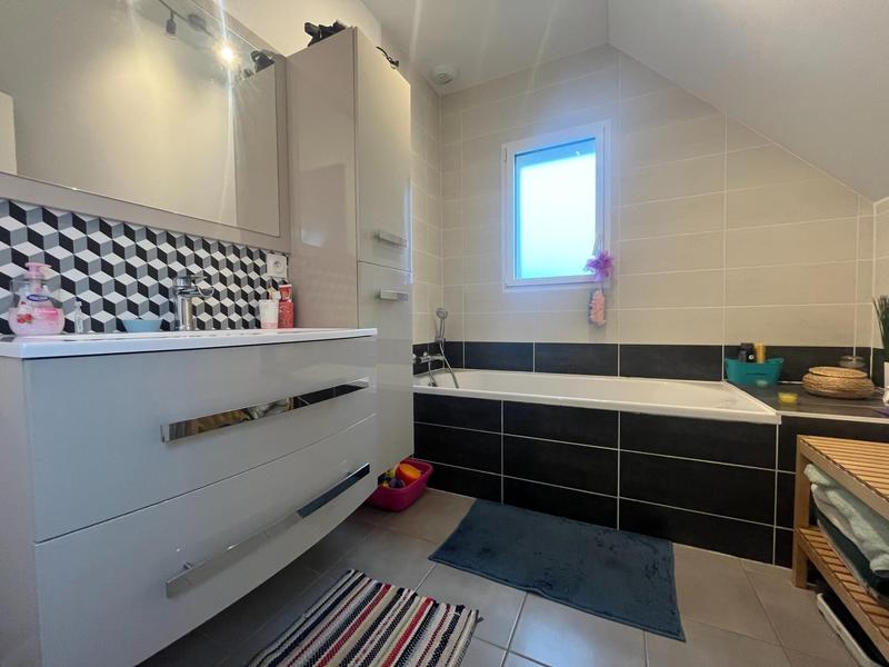 Maison - 122 m² - 6 pièces