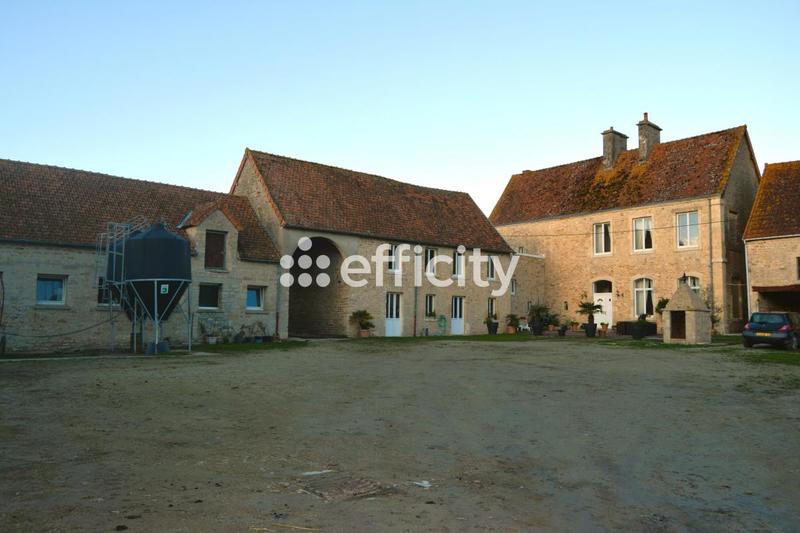 Maison - 250 m² - 8 pièces