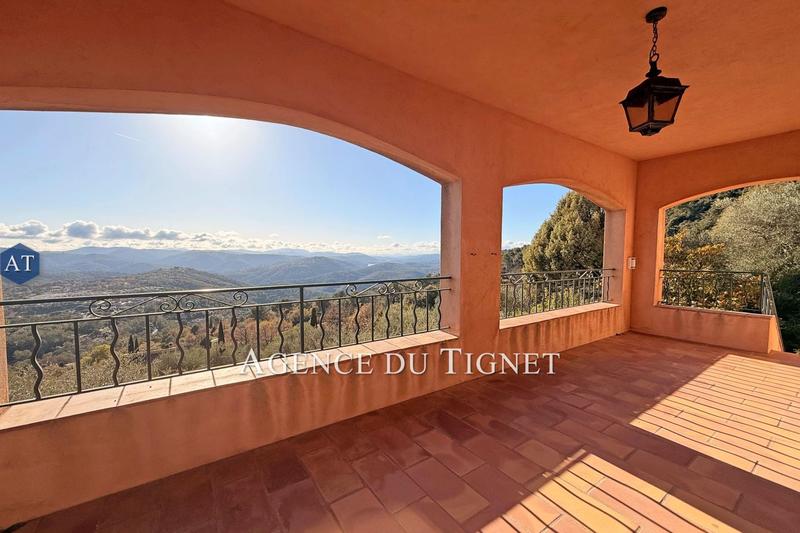 Maison - 217 m² - 7 pièces