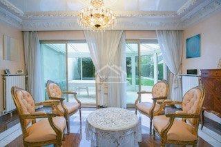 Maison - 573 m² - 20 pièces