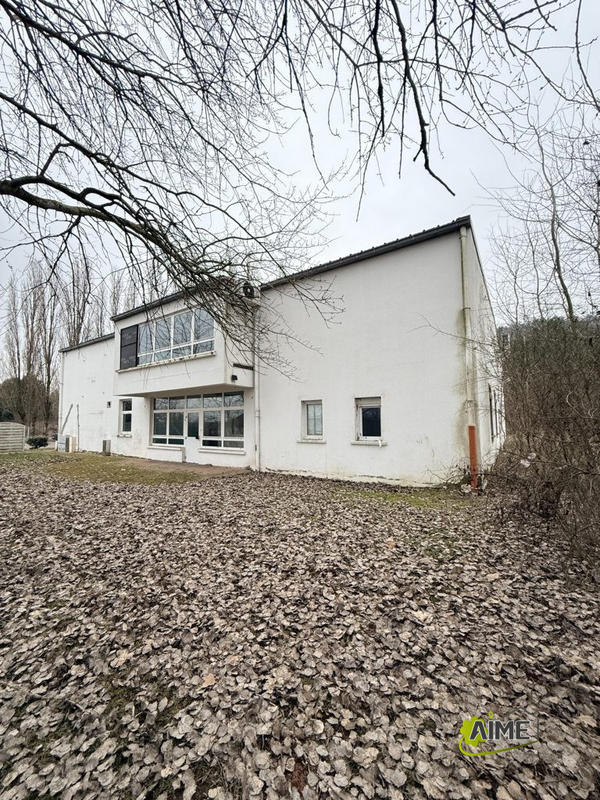 Local commercial - 900 m² - 4 pièces