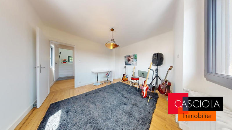 Maison - 170 m² - 6 pièces