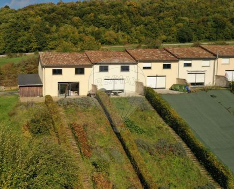 Maison - 105 m² - 5 pièces