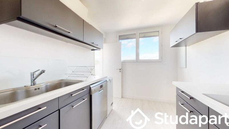 Chambre - 11 m² - 1 pièce