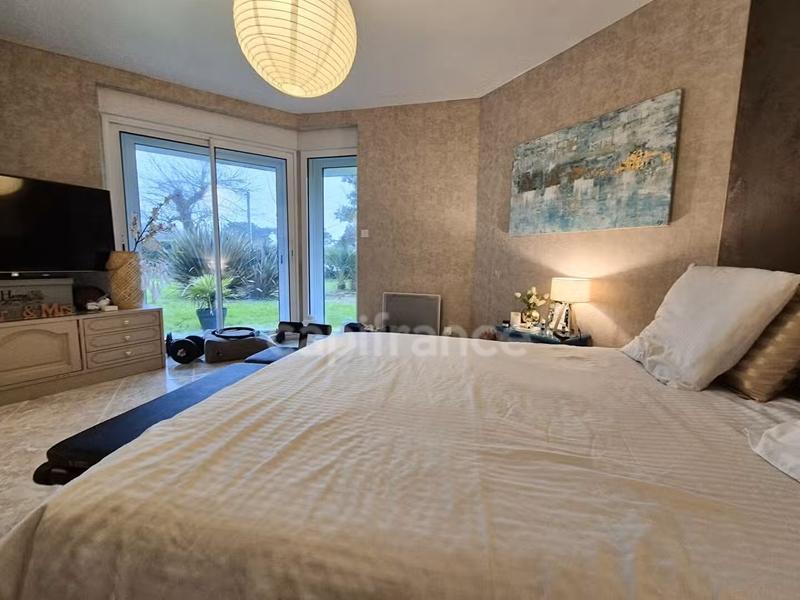 Propriété - 193 m² - 8 pièces