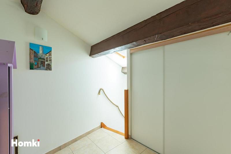 Maison - 250 m² - 8 pièces